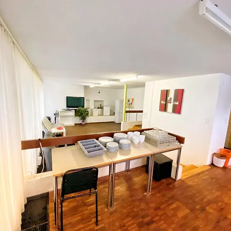 Alpine Clubhouse ليسين